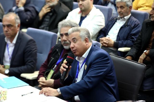 «موغام» در جان و دل علاقهمندان به این سبک ریشه دوانده است «موغام» در جان و دل علاقهمندان به این سبک ریشه دوانده است