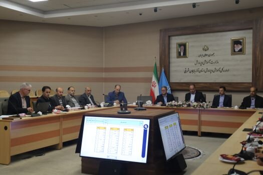 باید به افراد کاردان و متخصص بها داد باید به افراد کاردان و متخصص بها داد