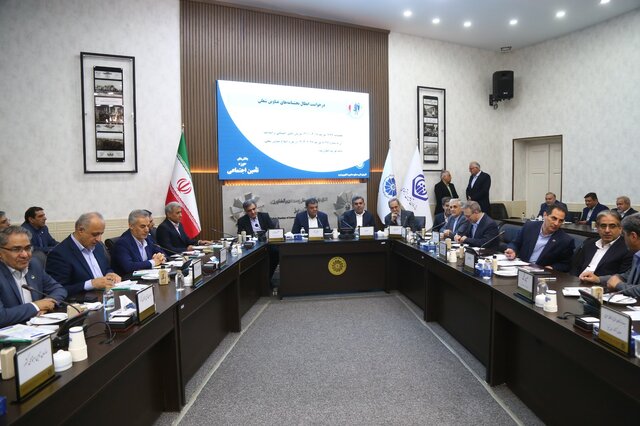 کارگران نباید تاوان مشکلات کارفرمایان را بدهند کارگران نباید تاوان مشکلات کارفرمایان را بدهند