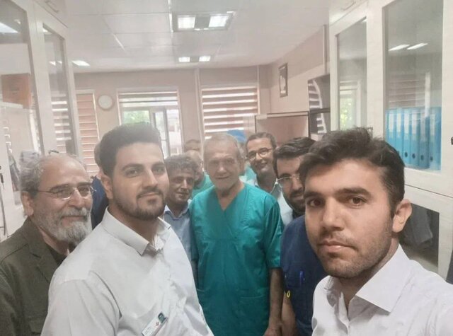 دکتر پزشکیان در تبریز دست به تیغ شد
