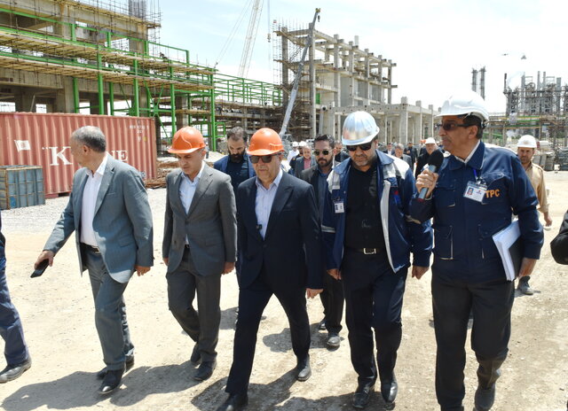 بازدید میدانی استاندار آذربایجان شرقی از مجموعه پتروشیمی تبریز