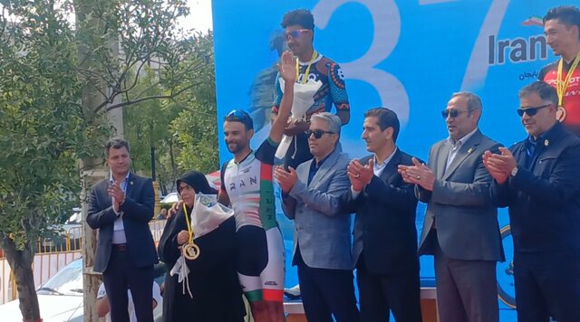 قهرمانی که مدالش را تقدیم مادرش کرد