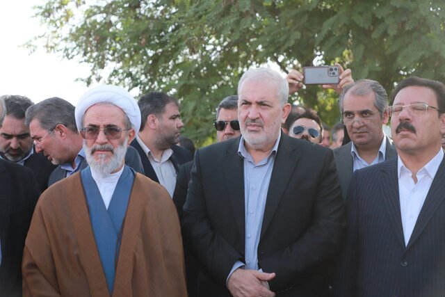 بازدید وزیر نیرو از طرح آبرسانی به مرند بازدید وزیر نیرو از طرح آبرسانی به مرند