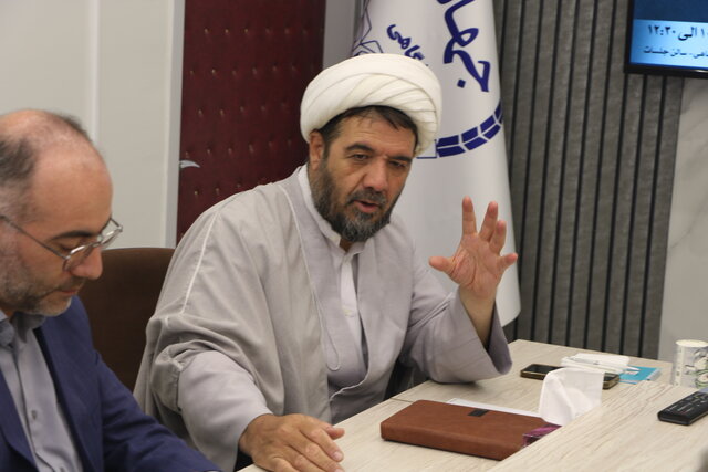 بررسی جایگاه اندیشه‌های امام خمینی (ره) در عصر حاضر