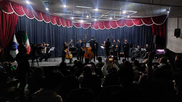 اولین شب موسیقی معاصر در تبریز برگزار شد اولین شب موسیقی معاصر در تبریز برگزار شد