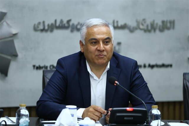 ۳ نرخی بودن قیمت آرد، بستر قاچاق و فساد را فراهم کرده است