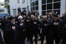 حضور دکتر پزشکیان، رئیس جمهور در آیین عزاداری عصر تاسوعا در جمع هیأت حسینی تبریز در محل استانداری آذربایجان شرقی