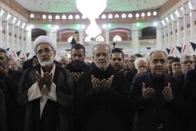 حضور رئیس جمهور در نماز ظهر عاشورا  - تبریز
