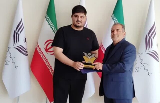 جوان تبریزی با ۱۰ میلیارد ریال، شادی را به ۲۰ خانواده بازگرداند جوان تبریزی با ۱۰ میلیارد ریال، شادی را به ۲۰ خانواده بازگرداند