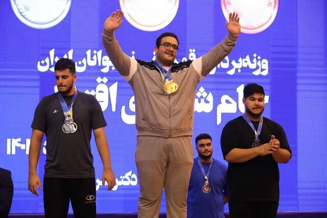 جابه‌جایی غیررسمی حد نصاب یک‌ضرب جهان توسط وزنه‌بردار تبریزی