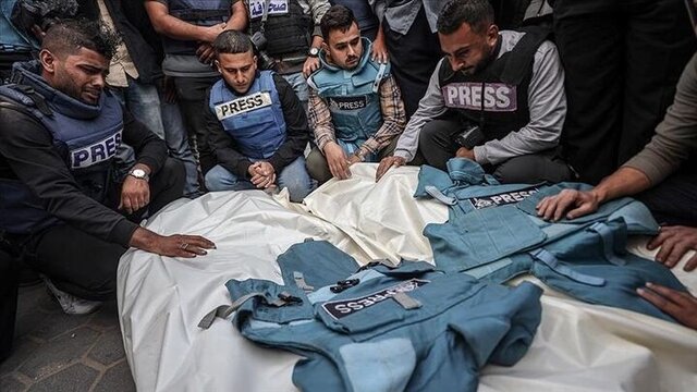 فقط عشق و تعهد، یک انسان را خبرنگار می‌کند