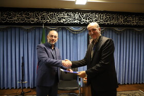 از چپ علی اصغر فاتحی‌فر فر رییس سازمان جهاد دانشگاهی استان و خسرو کنعانی معاون فرهنگی سازمان جهاد دانشگاهی در دیدار جهادگران دانشگاهی‌ آذربایجان‌شرقی  با نماینده ولی فقیه در استان