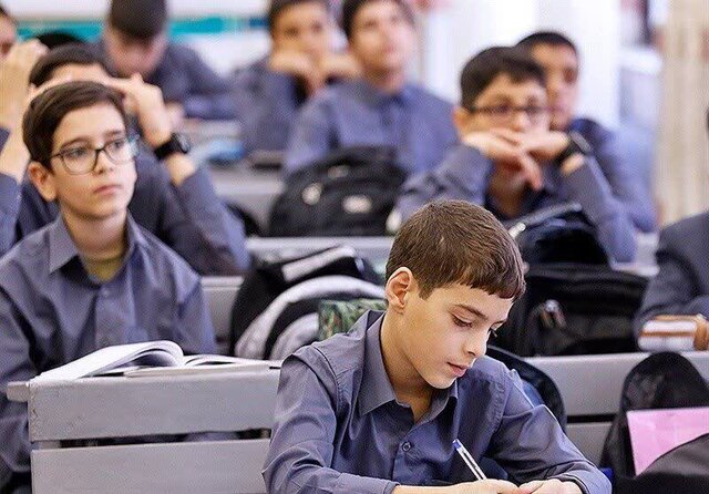 تقابل آرزوهای والدین و علایق فرزندان در انتخاب رشته دانش‌آموزان