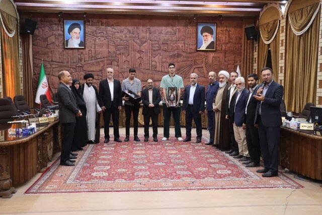 تجلیل از والیبالیست‌های ملی‌پوش تبریزی در صحن شورا