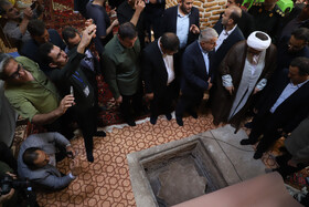 رضا صالحی امیری وزیر میراث فرهنگی، گردشگری و صنایع دستی در حال بزدید از مسجد جامع شهرستان سراب