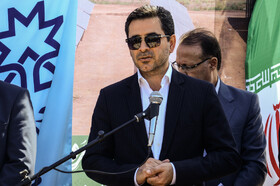 سخنرانی جعفر محمد نژاد معاون سرمایه گذاری و توسعه سازمان انرژی های تجدیدپذیر و بهره وری انرژی برق(ساتبا) درآیین کلنگ زنی و شروع عملیات اجرایی پروژه 20 مگاواتی دانشگاه صنعتی تبریز
