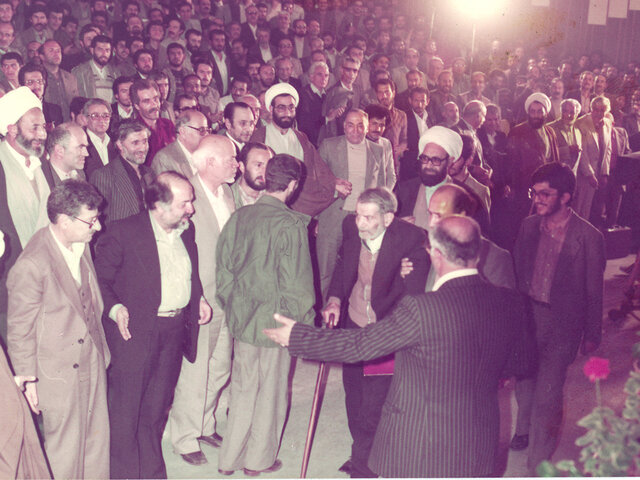 انتشار تصاویر منتشرنشده از حضور استاد شهریار در دانشگاه تبریز