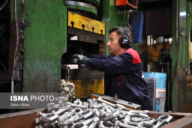 عکس تزئینی است بانکها و نقش حیاتی در تقویت تولید در زنجان