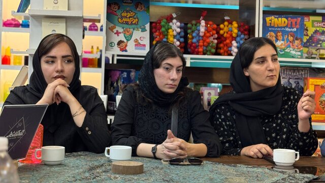 «آوازخوان طاس» نمایشی کمدی با رگه‌هایی از تلخی