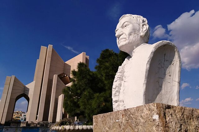 شهریار، احیاگر روح هزاران شاعر خفته در دل مقبرهالشعرا