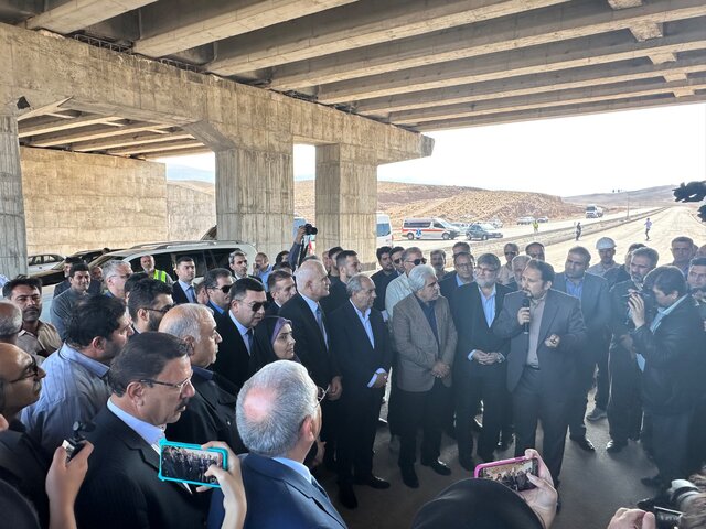 بازدید معاون نخست‌وزیر جمهوری آذربایجان و وزیر راه از کریدور ارس
