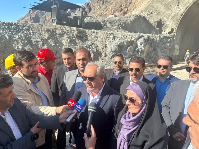 بازدید معاون نخستوزیر جمهوری آذربایجان و وزیر راه از کریدور ارس