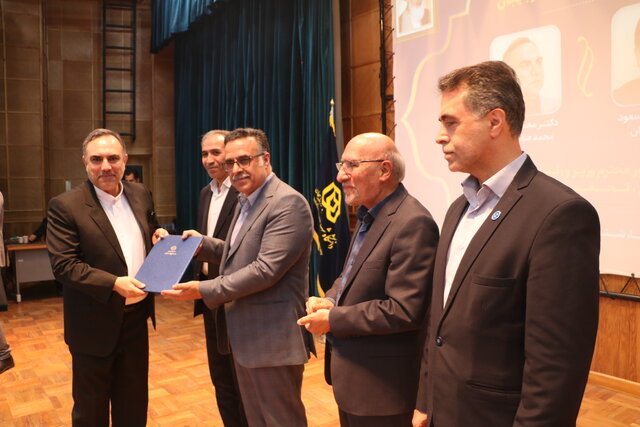 دانشگاهها تنها به آموزش و پژوهش محدود نشوند