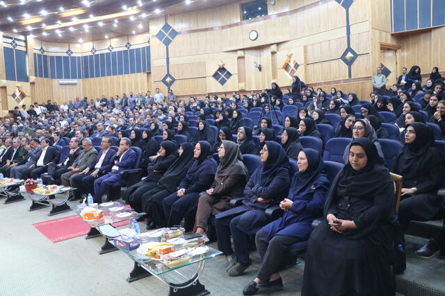 دانشگاهها تنها به آموزش و پژوهش محدود نشوند