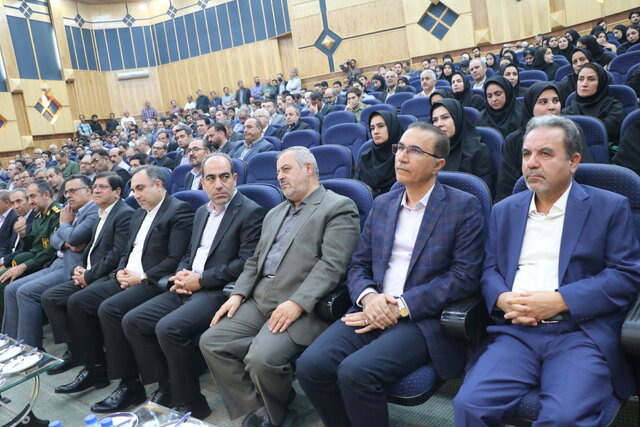 دانشگاهها تنها به آموزش و پژوهش محدود نشوند