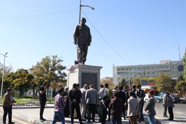 تندیس ۲ چهره ماندگار آذربایجان در تبریز نصب شد