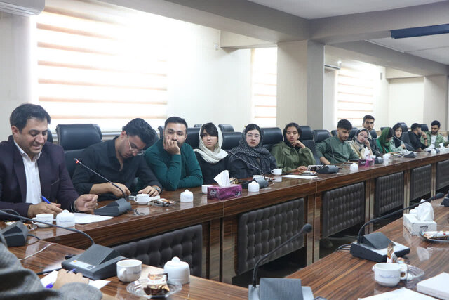 ادبیات می‌تواند درمانگر نارسایی‌های فرهنگی جامعه باشد