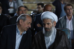 حجت‌الاسلام جواد حاجی زاده امام جمعه شهرستان مراغه، شهرام شفیعی رییس جهاد کشاورزی استان آذربایجان شرقی در افتتاحیه دوازدهمین جشنواره سیب مراغه