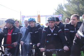 دوچرخهسواری وزیر ورزش در بناب