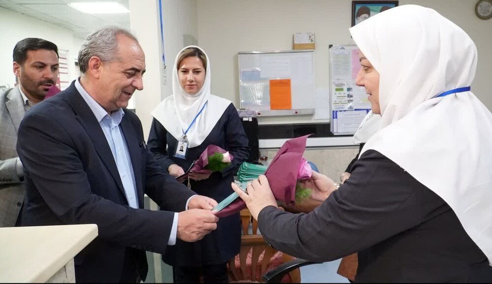 ضرورت ارتقاء وضعیت حقوق و معیشت پرستاران ضرورت ارتقاء وضعیت حقوق و معیشت پرستاران