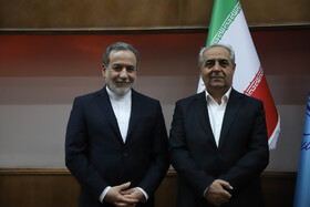 عباس عراقچی، وزیر امور خارجه، بهرام سرمست استاندار آذربایجان شرقی در همایش ملی «آذربایجان، دیپلماسی و تمامیت ارضی ایران»