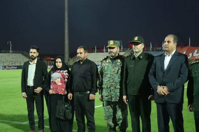 گرامیداشت یاد و خاطره شهدای دانشآموز در حاشیه دیدار تراکتور و پرسپولیس