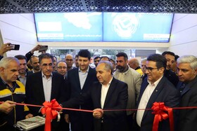 سید ستار هاشمی، وزیر ارتباطات و فناوری اطلاعات، بهرام سرمست، استاندار آذربایجان شرقی و علیزاده نماینده ورزقان و رییس کمیسیون صنایع مجلس در آیین افتتاح و بهره برداری از پروژه های اداره کل پست آذربایجان شرقی