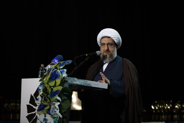 امام جمعه تبریز: بخش خصوصی توانمند، بهترین گزینه برای رهبری اقتصاد کشور است