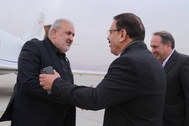 وزیر نیرو با استقبال معاون عمرانی استاندار آذربایجان شرقی وارد تبریز شد