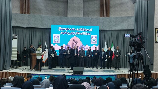 نماینده مردم تبریز: هرکس که قلم خود را بفروشد، شرافتش را خدشه‌دار می‌کند