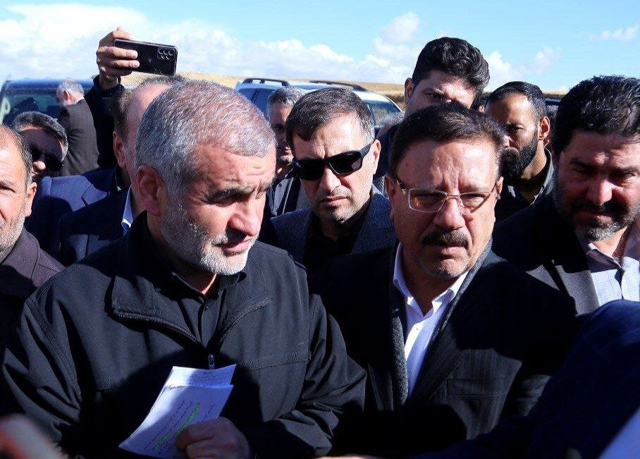  بازدید نایب‌ رئیس مجلس از پروژه رو به پایان 