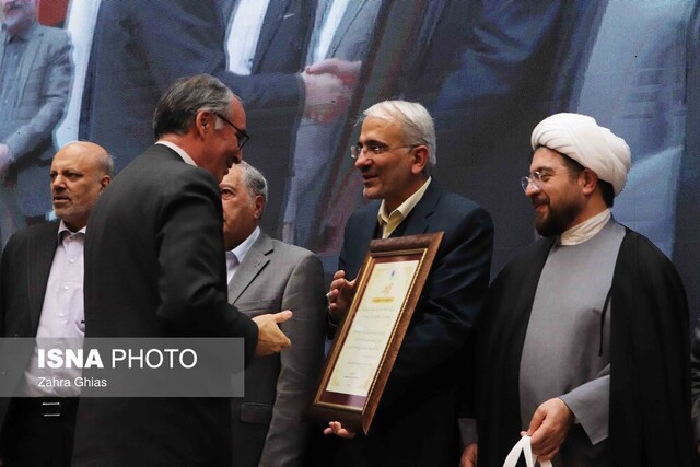 گزارش ایسنا از چهل‌وسومین سالگرد تأسیس دانشگاه آزاد اسلامی واحد تبریز