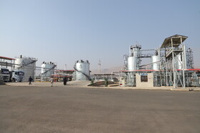 بازدید وزیر اقتصاد از واحد های صنعتی و گلخانه‌ای منطقه آزاد ارس