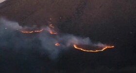 تکرار تجربه تلخ ارسباران در دیزمار/ بیل، سلاح اصلی امدادگران در نبرد با آتش