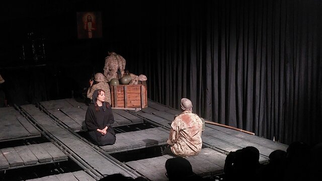 تئاتر «اؤلولری قویلایین»؛ فریاد صلح در تبریز