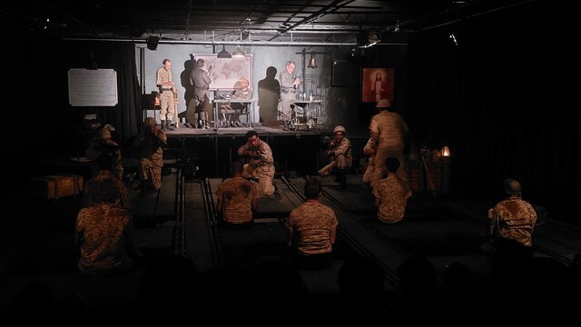 تئاتر «اؤلولری قویلایین»؛ فریاد صلح در تبریز