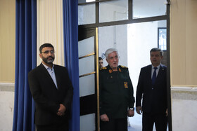  سردار ولی معدنی، فرمانده رزمایش و معاون عملیات نیروی زمینی سپاه و ژنرال «سرگي پیسانی» نماینده کمیته اجرایی ساختار منطقه‌ای ضد تروریسم سازمان همکاری‌های شانگهای در نشست خبری رزمایش مشترک ضد تروریستی سهند ۲۰۲۵
