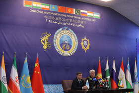  سردار ولی معدنی، فرمانده رزمایش و معاون عملیات نیروی زمینی سپاه و ژنرال «سرگي پیسانی» نماینده کمیته اجرایی ساختار منطقه‌ای ضد تروریسم سازمان همکاری‌های شانگهای در نشست خبری رزمایش مشترک ضد تروریستی سهند ۲۰۲۵
