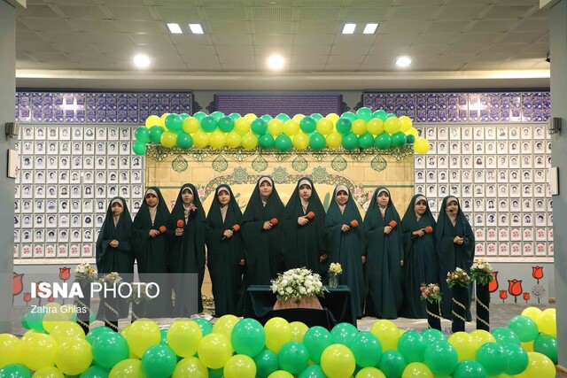 استاد حوزه و دانشگاه: هویت اصلی انسان از مقام مادری آغاز میشود