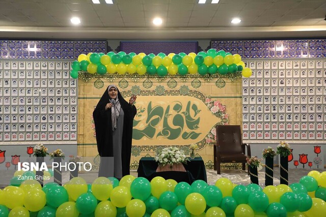 استاد حوزه و دانشگاه: هویت اصلی انسان از مقام مادری آغاز میشود